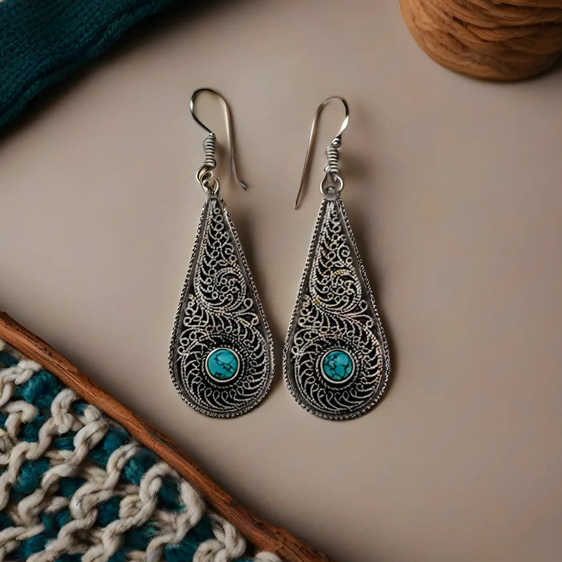 Cercei lungi cu detalii etnice si piatră naturală