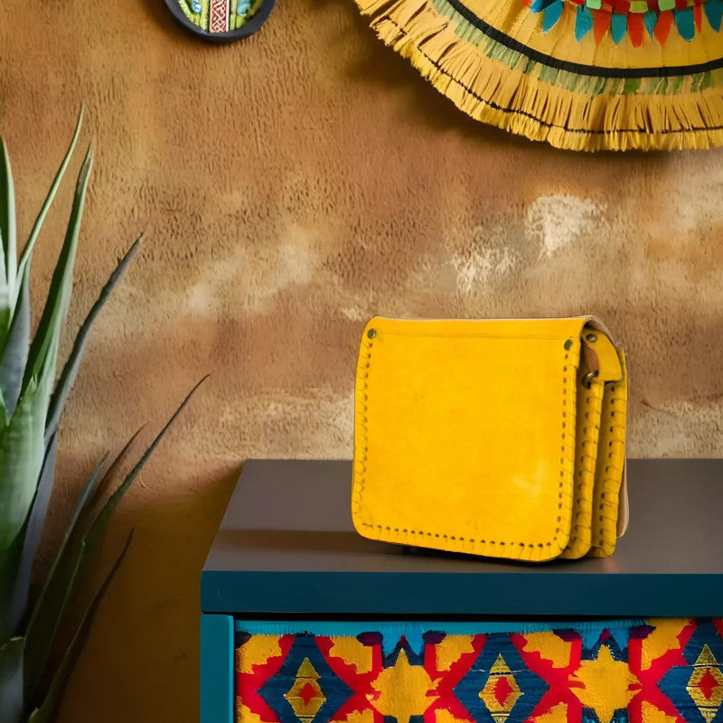 geanta piele artizanala galbena