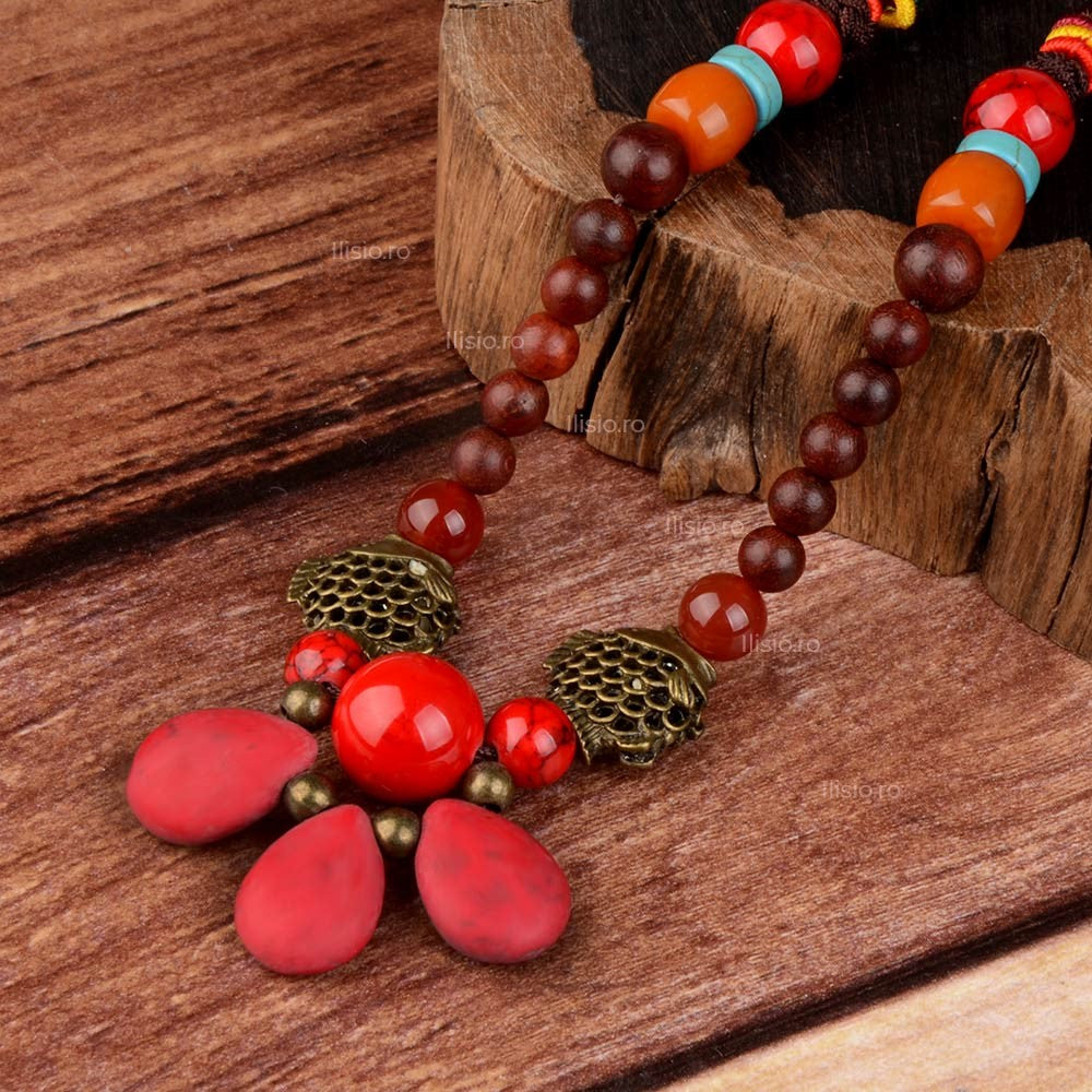 Colier handmade, din lemn de santal, cu pietre semipretioase de Agat Rosu