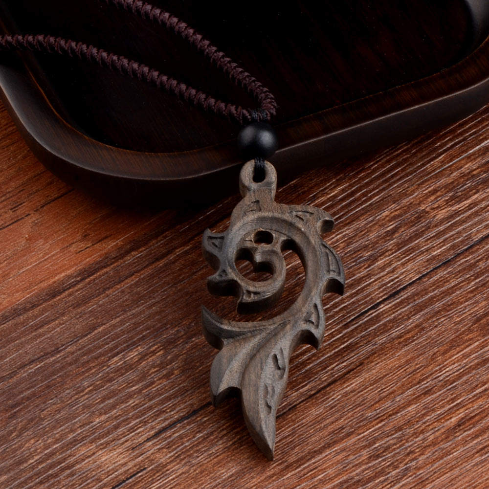 Colier handmade din lemn antichizat - Ilisio.ro