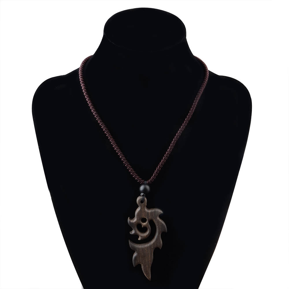 Colier handmade din lemn antichizat - Ilisio.ro