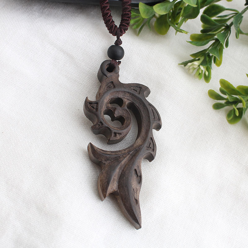 Colier handmade din lemn antichizat - Ilisio.ro