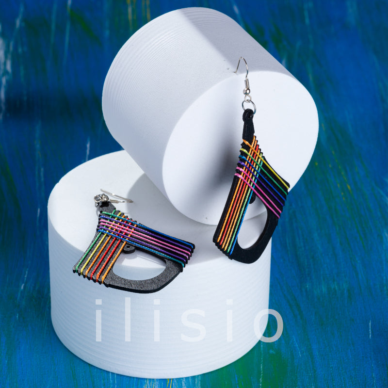 cercei geometrici negri din lemn