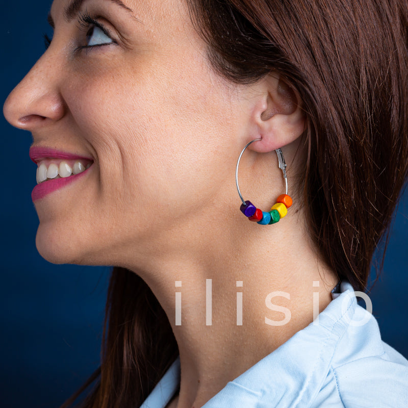 cercei rotunzi din lemn multicolor