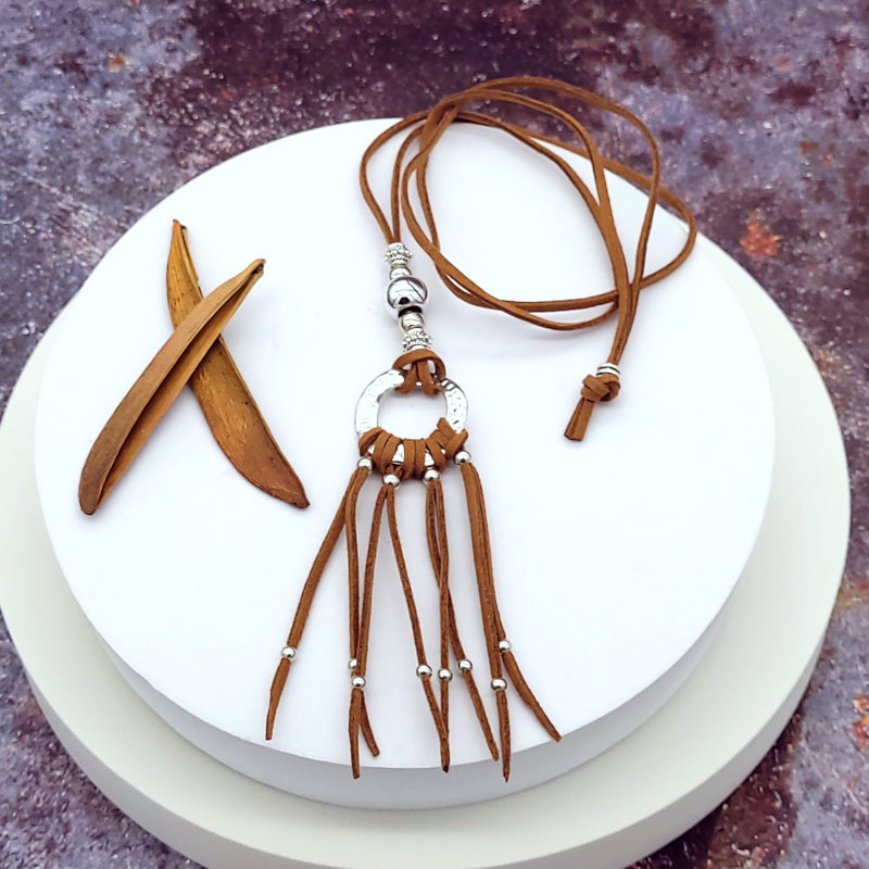 colier etnic piele