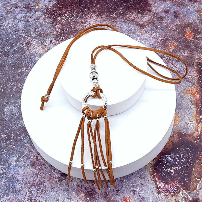 colier etnic piele