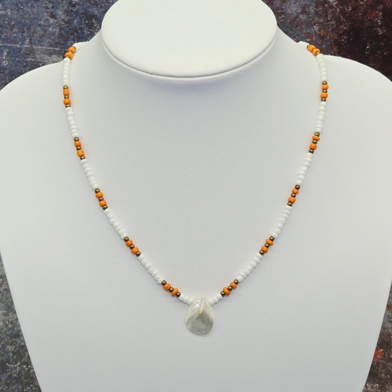colier handmade pandantiv scoica