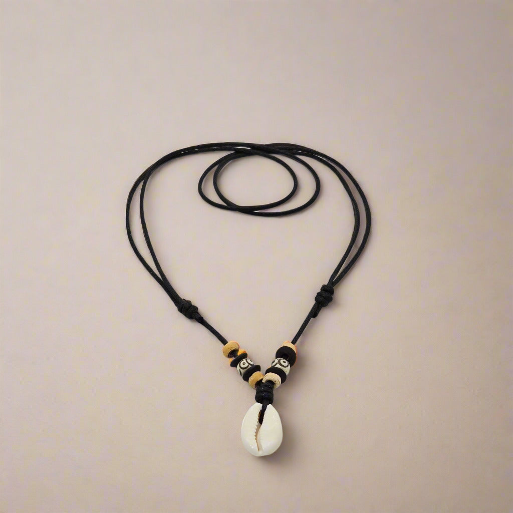 colier handmade lemn scoica